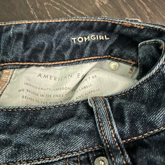 American Eagle AE Tomgirl Distressed Jeans SZ 8 - Picture 7 of 8
